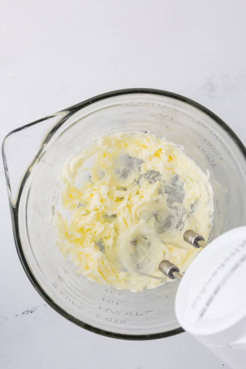 kitchen aid mixer creaming butter